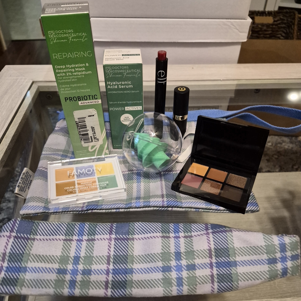 ⭐️Bundle Price⭐️ New Skin Care Plus Set with Plaid Pouch